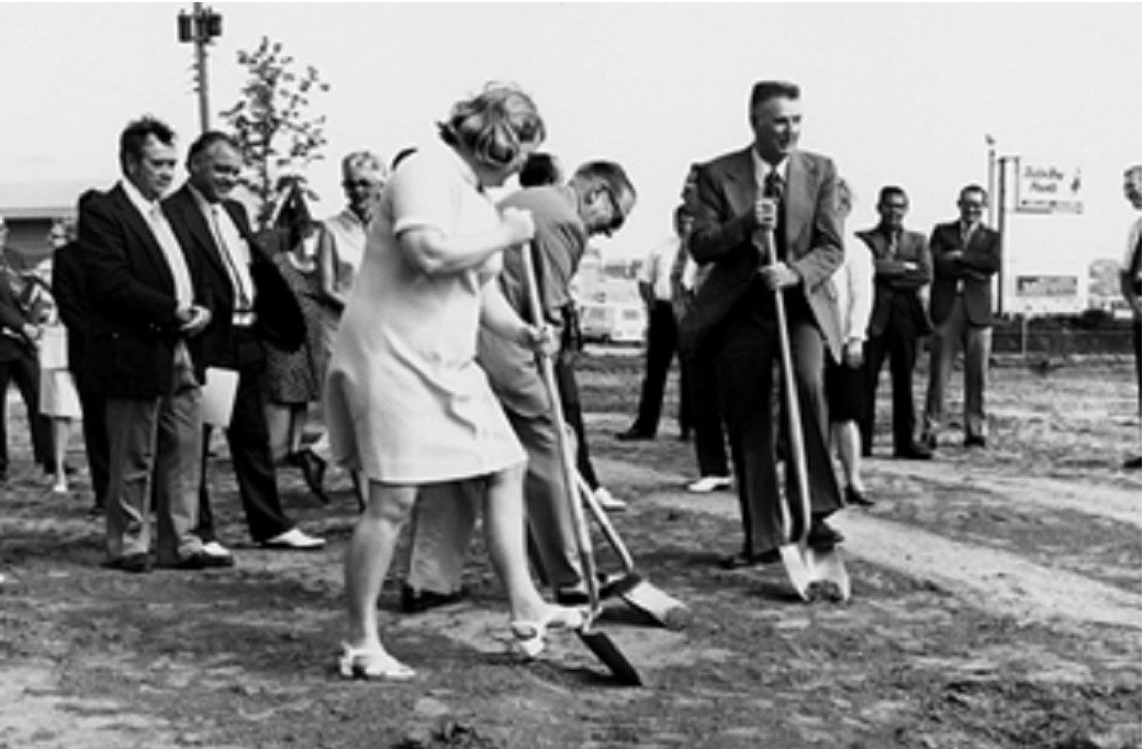 Groundbreaking ceremony for the Brooks Library at Bellevue University